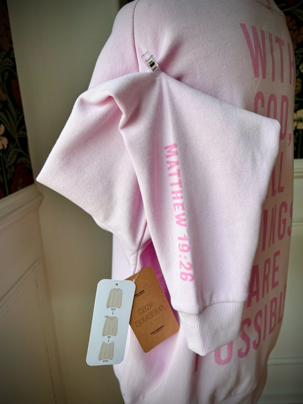 NWT ✝️ Matthew 19:26 Scripture Cross Crew Neck Sweater - Picture 4 of 5
